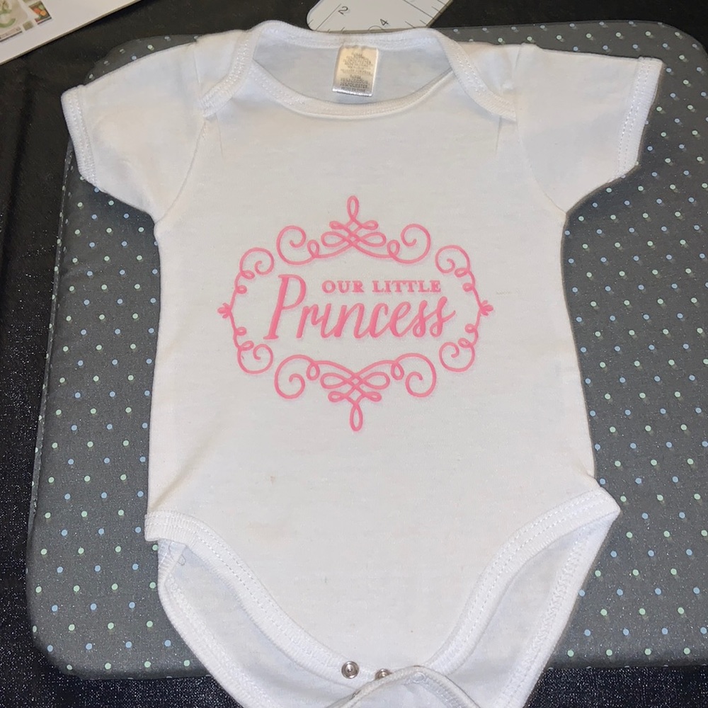PERSONALIZED ONESIES 6-9 months